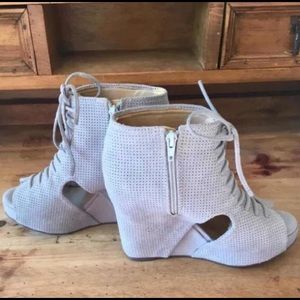Never worn Jeffery Campbell wedges
